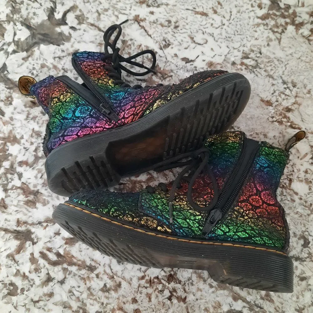 Dr.Martens Girls Rainbow Boots Size EU-32/US-1‎